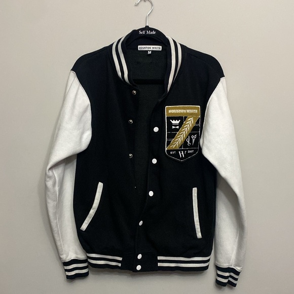 Jacket 🧥 - Picture 10 of 11